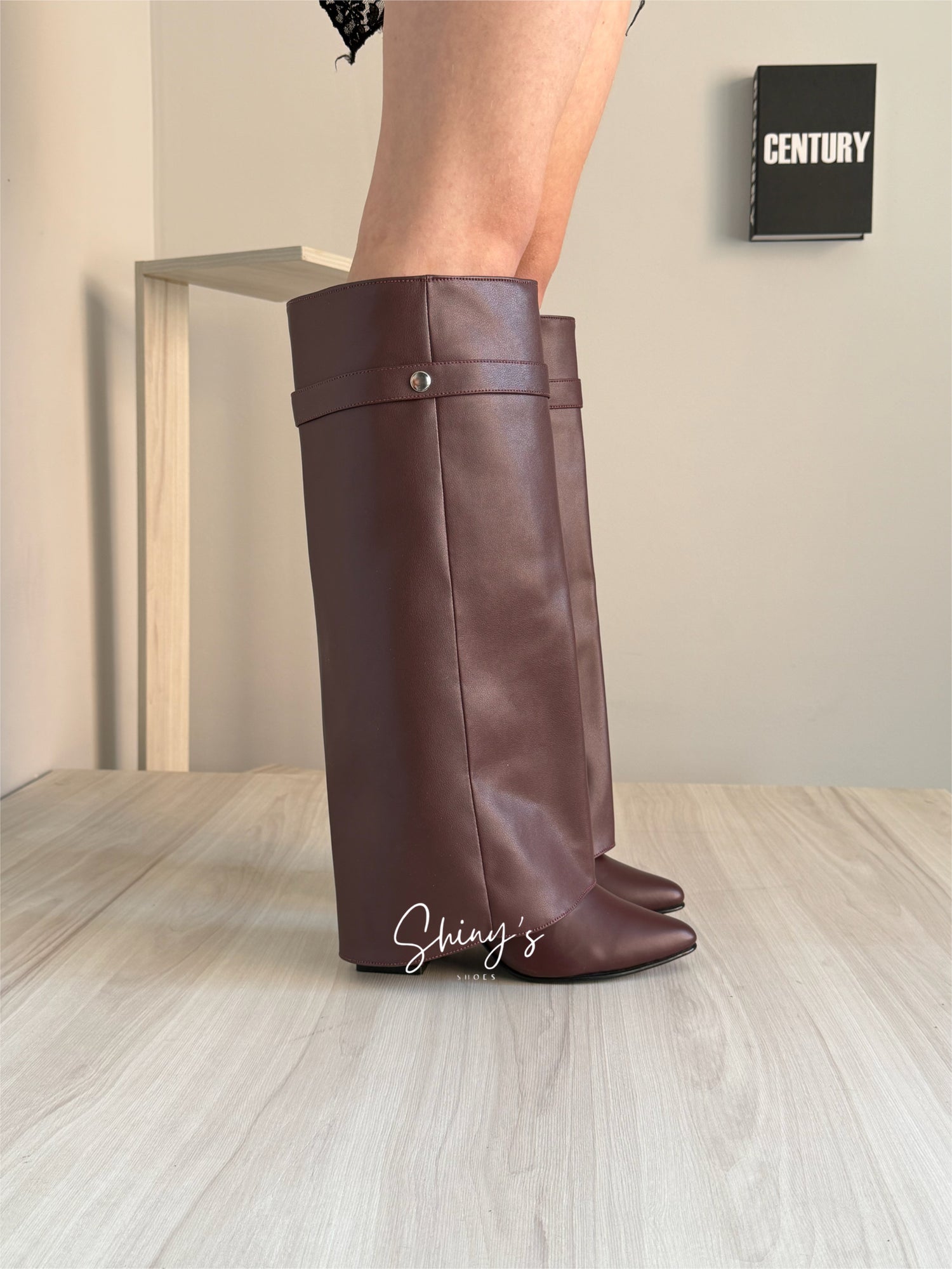 BOTAS TIPO CAPA